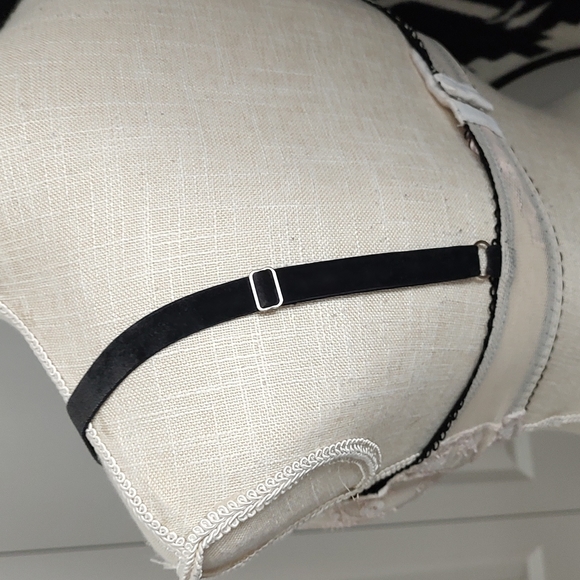 🧁GUC Victoria's Secret Dream Angels Lined Demi Underwire Bra, Pink/🖤, 34DD - Picture 6 of 10